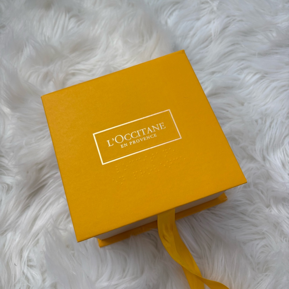 L'OCCITANE Vibrant Yellow Box